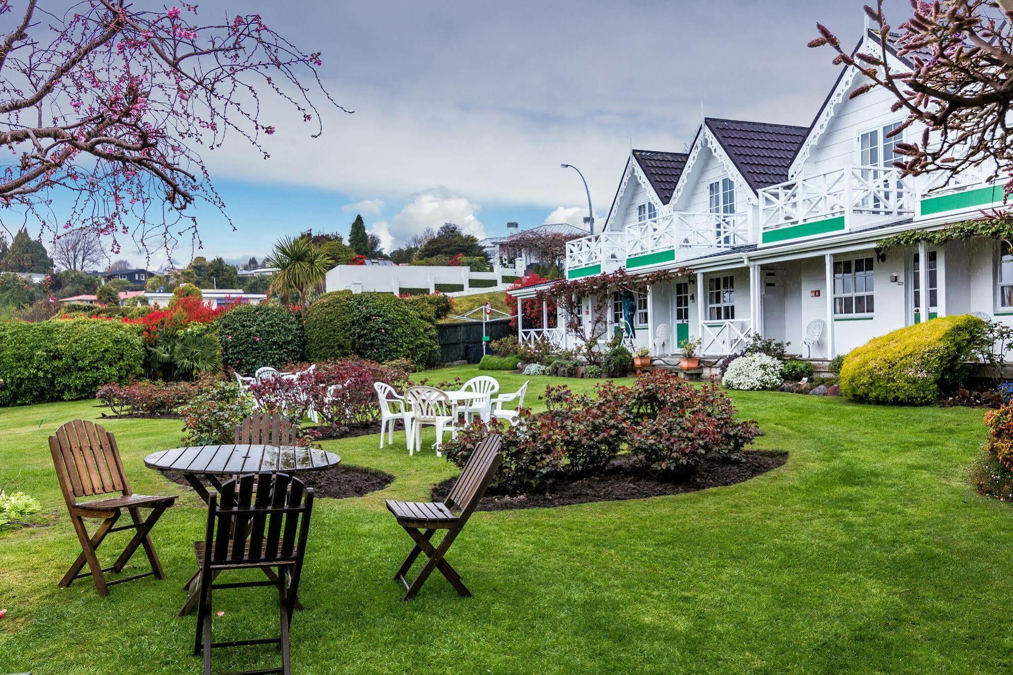 Phoenix Thermal Resort - Taupo Exterior photo